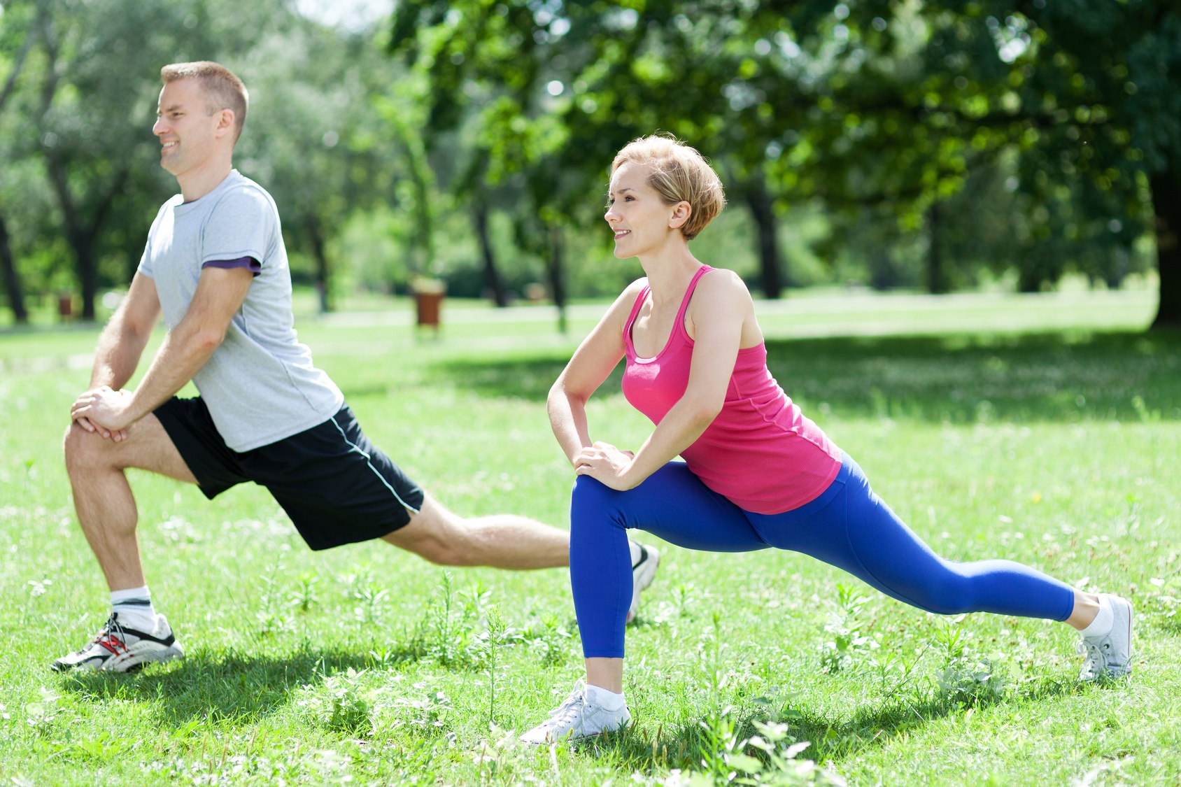 Двигательная активность взрослых. Занятие спортом. Физические упражднени. Физ упражнения. Занятие физкультурой и спортом.